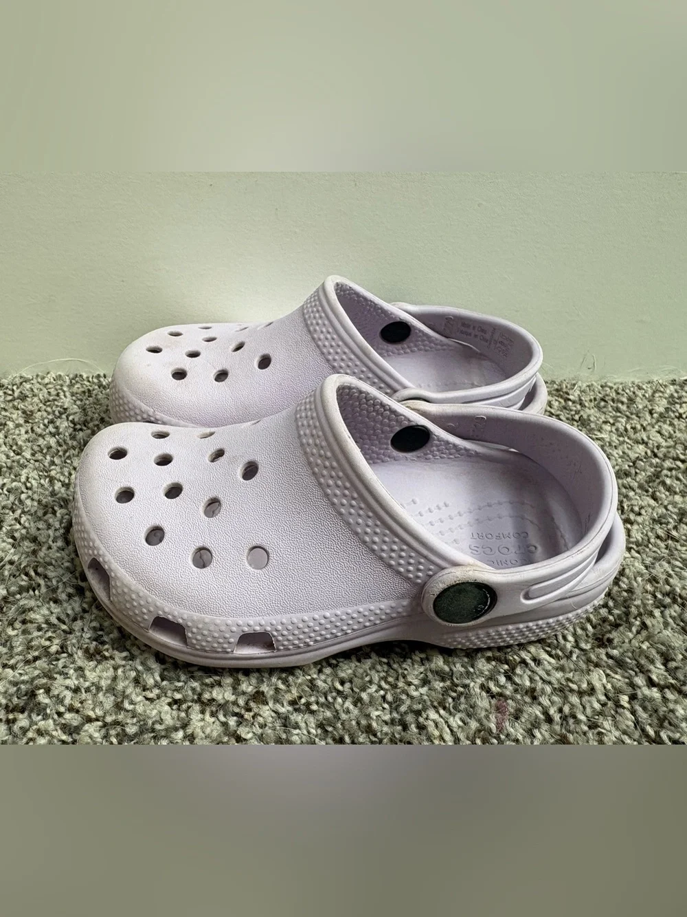 CROCS Waterproof Slip On Classic Clog Light Purple Size 9c